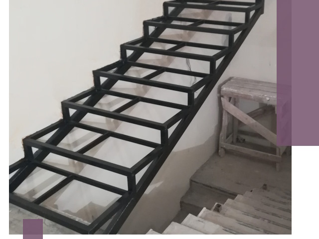 Демонтаж лестниц на металлокаркасе в Глазове: быстрый вывоз и разбор