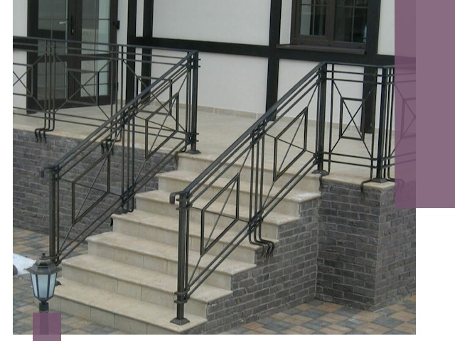 Перила для крыльца в Глазове — монтаж, изготовление и установка