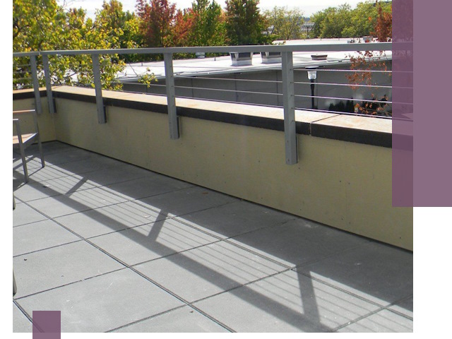 Металлические парапеты под ключ в Глазове: монтаж и изготовление