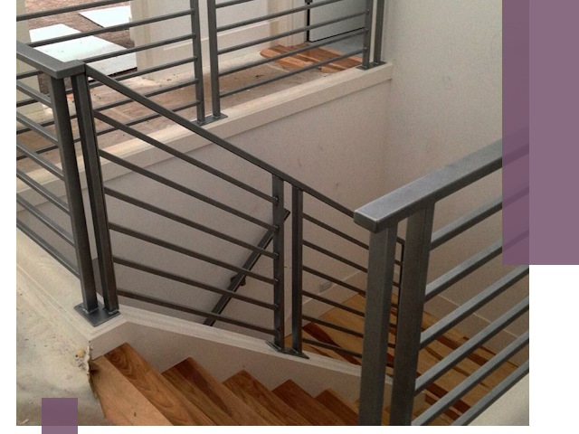 Изготовление поручней из металла и дерева в Глазове